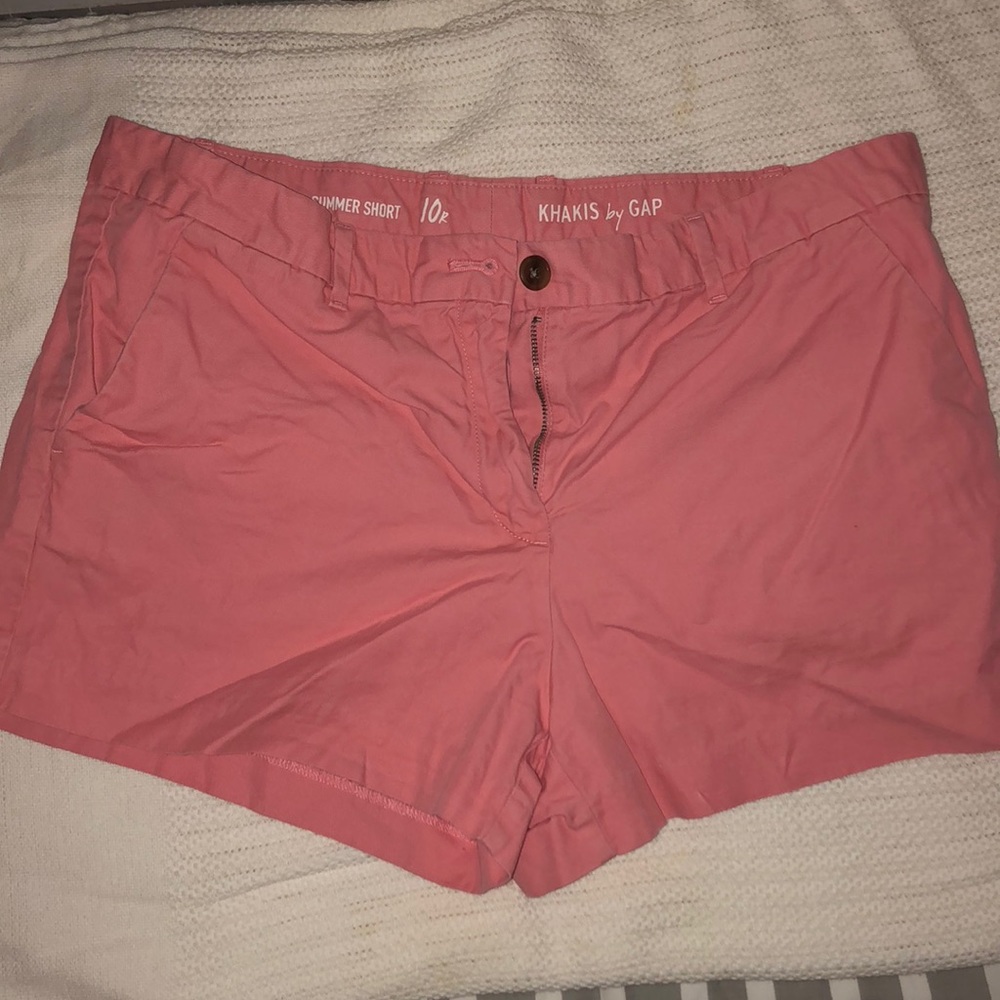 Gap Khaki shorts